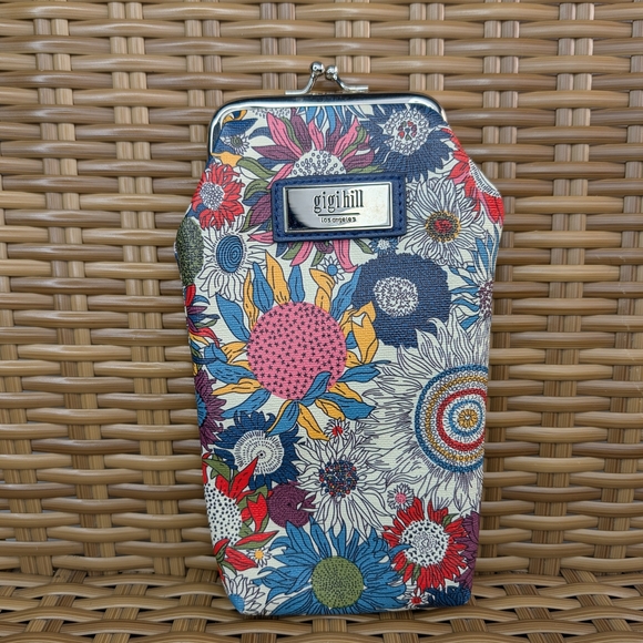 Gigi Hill The Jackie Floral Faux Leather Sunglass Case Kiss Lock Closure - Picture 1 of 15